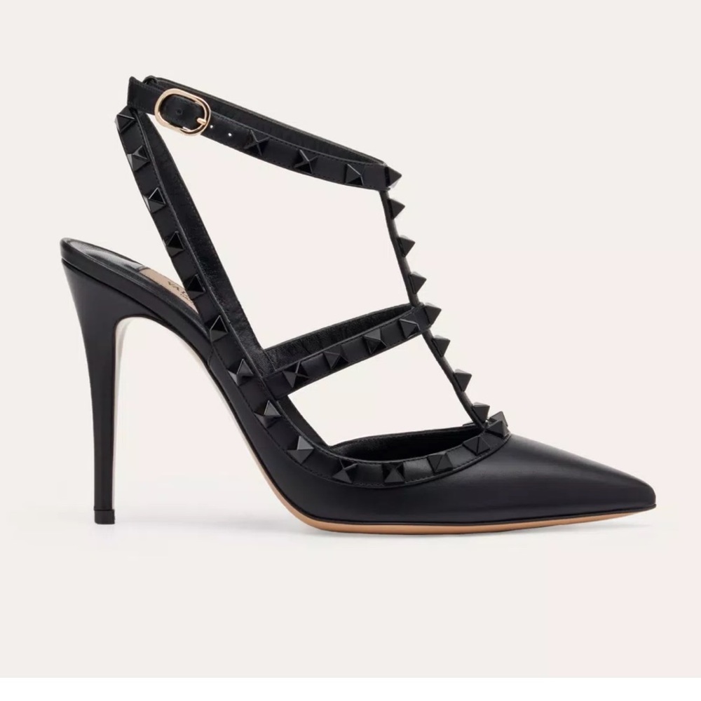 NEW ROCKSTUD ANKLE STRAP PUMP WITH TONAL STUDS, 40, black on black